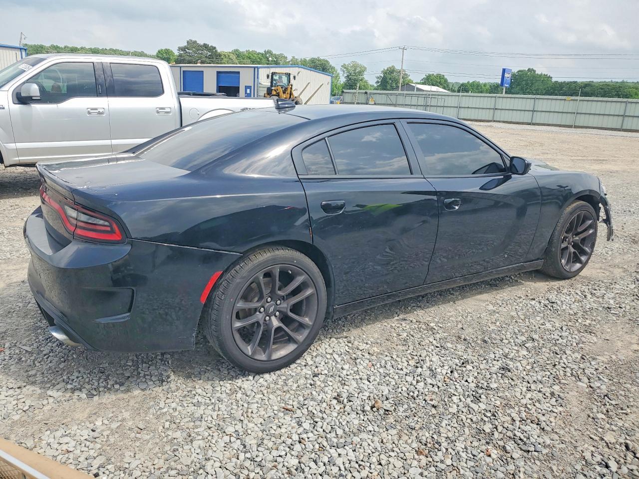 2016 Dodge Charger R - Image 3