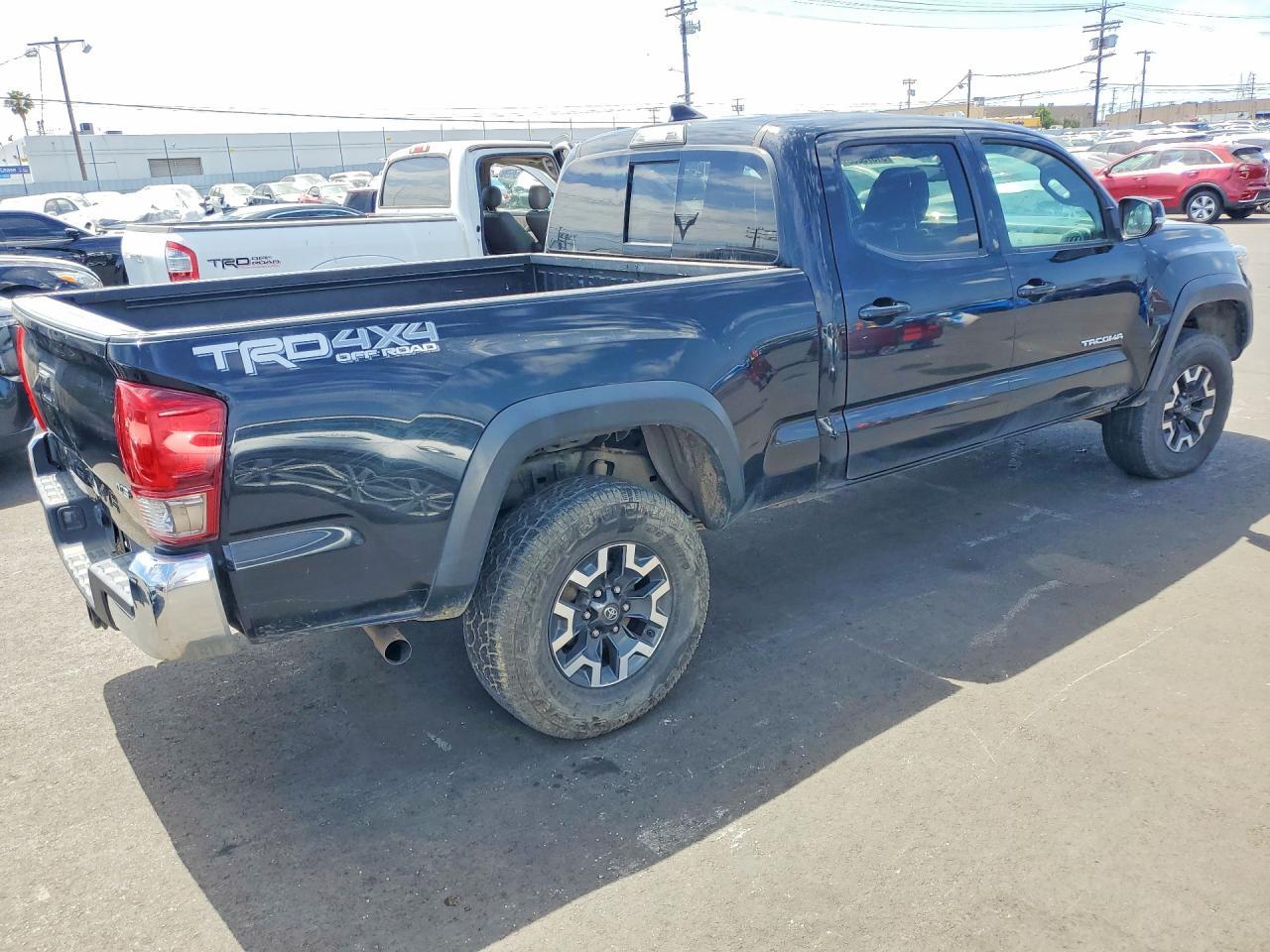 2017 Toyota Tacoma Double Cab - Фото 3