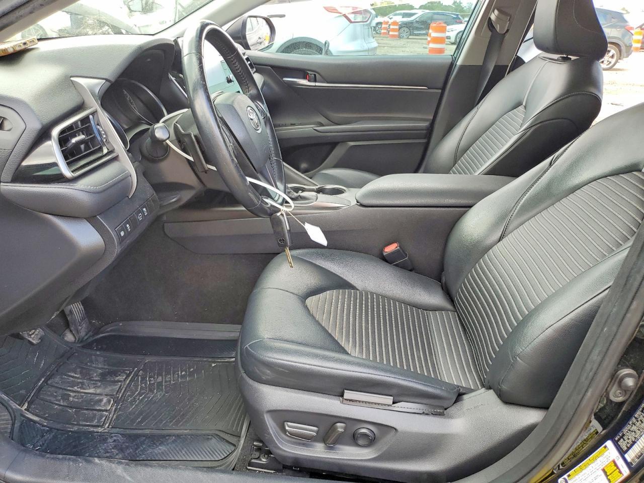 2021 Toyota Camry Se - Image 7