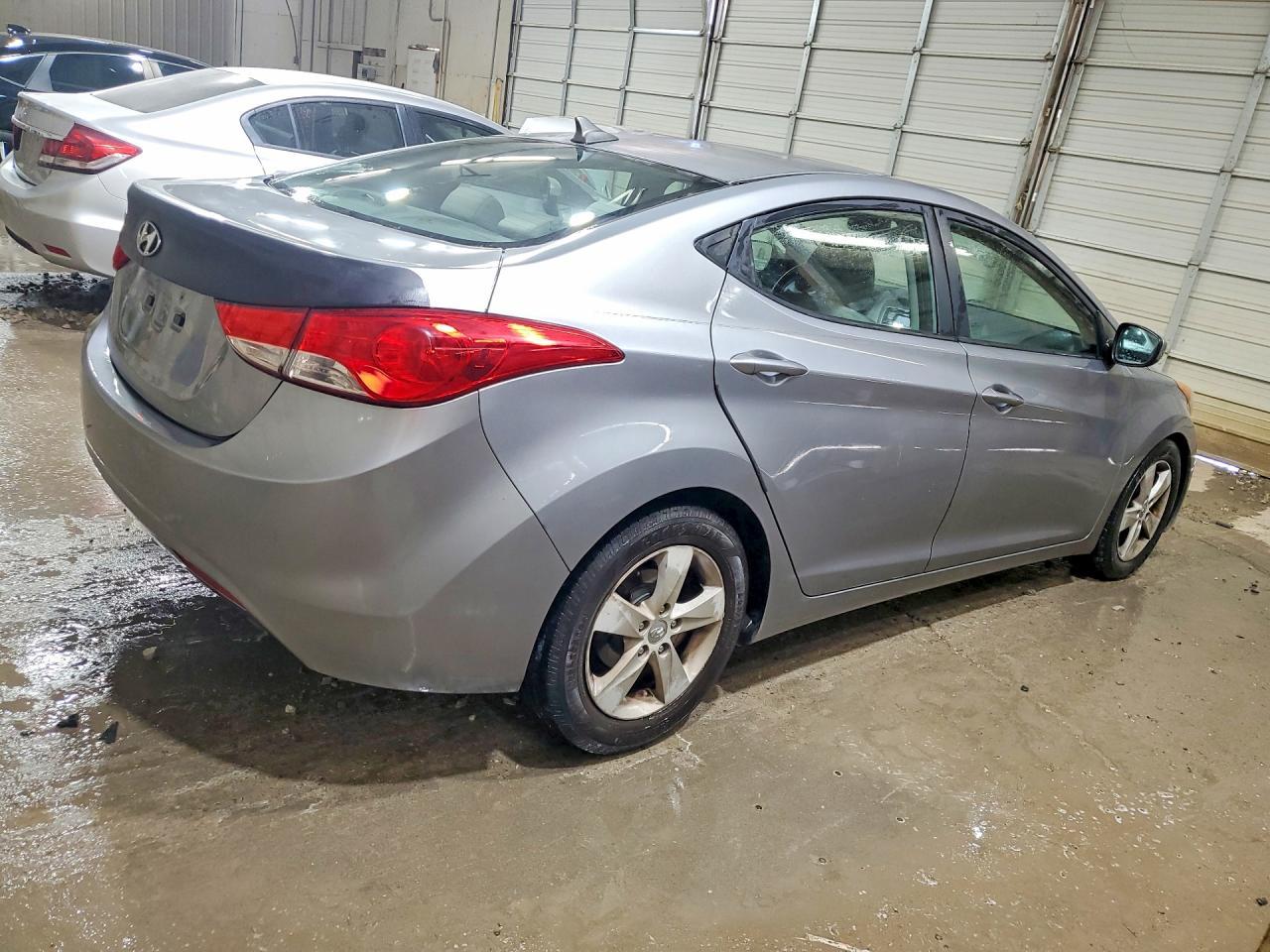 2013 Hyundai Elantra Gls - Фото 3
