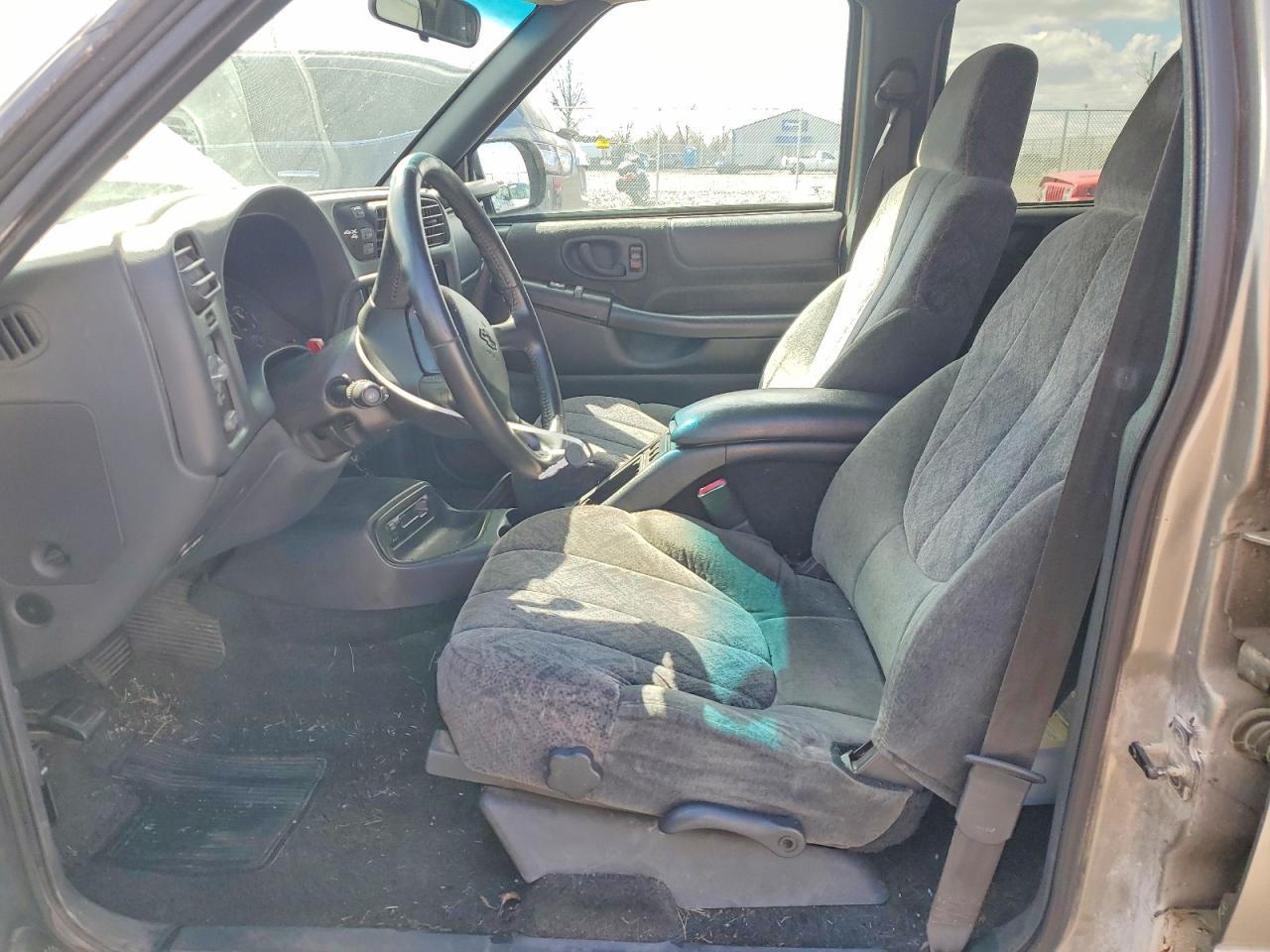 2002 Chevrolet S Truck S10 - Image 7