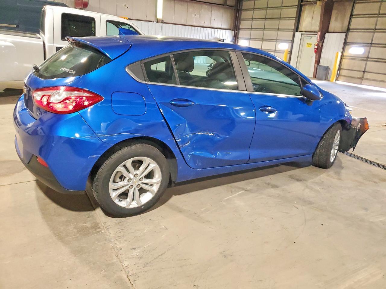 2019 Chevrolet Cruze Lt - Image 3