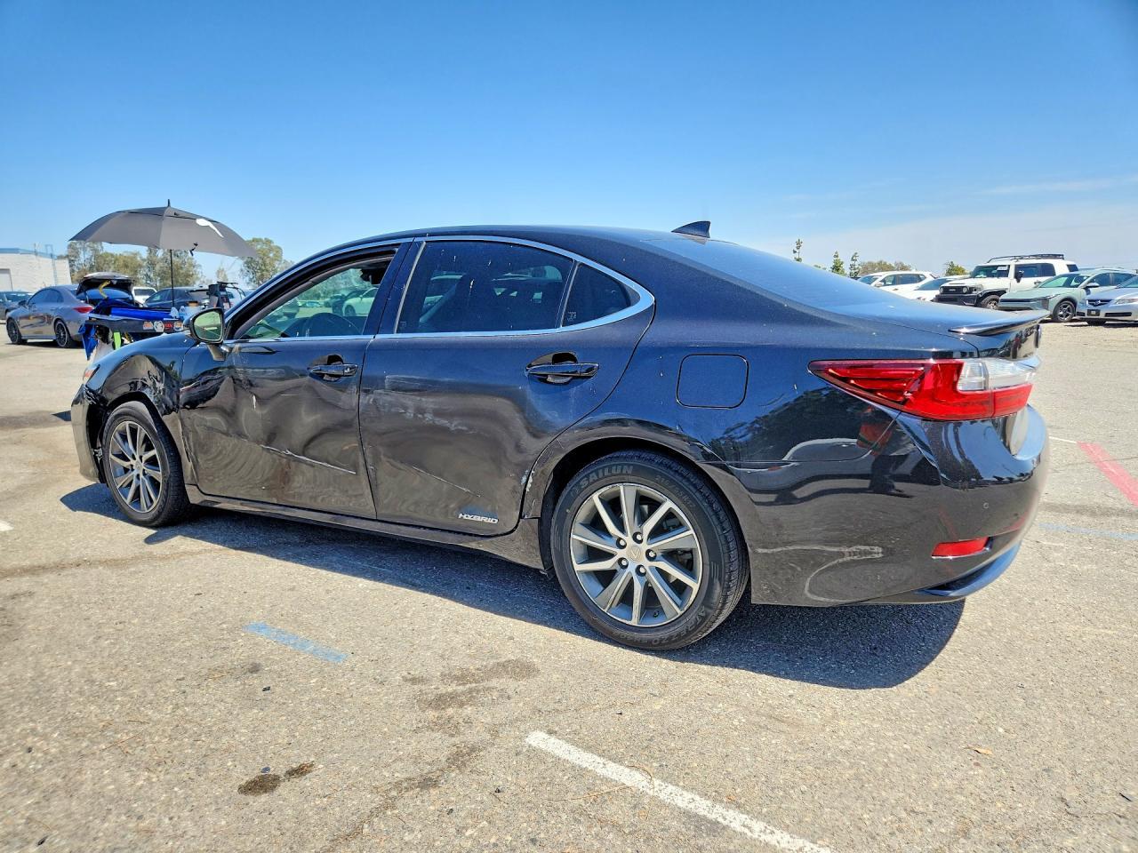 2017 Lexus Es 300H - Фото 2