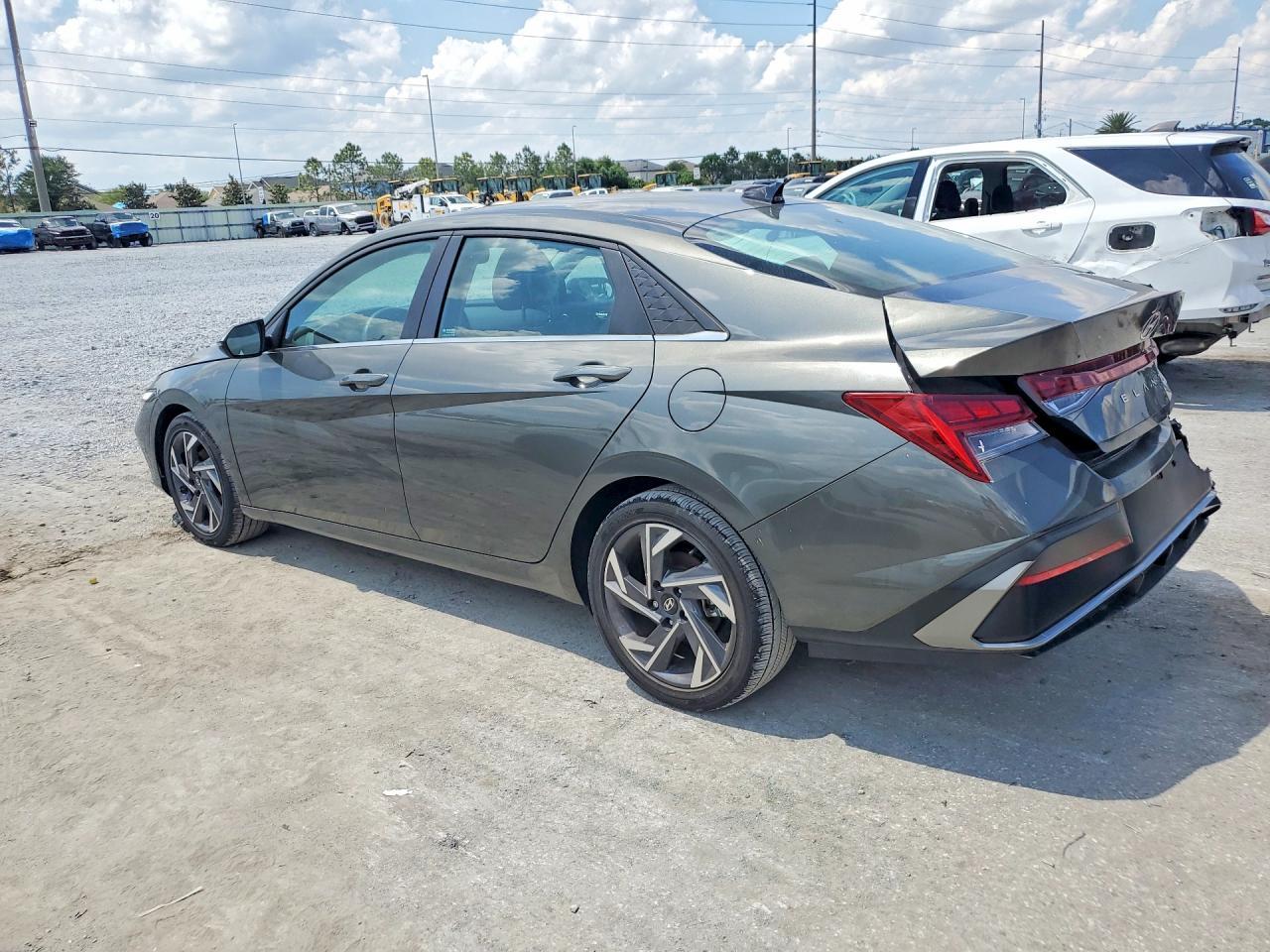 2025 Hyundai Elantra Limited - Image 2