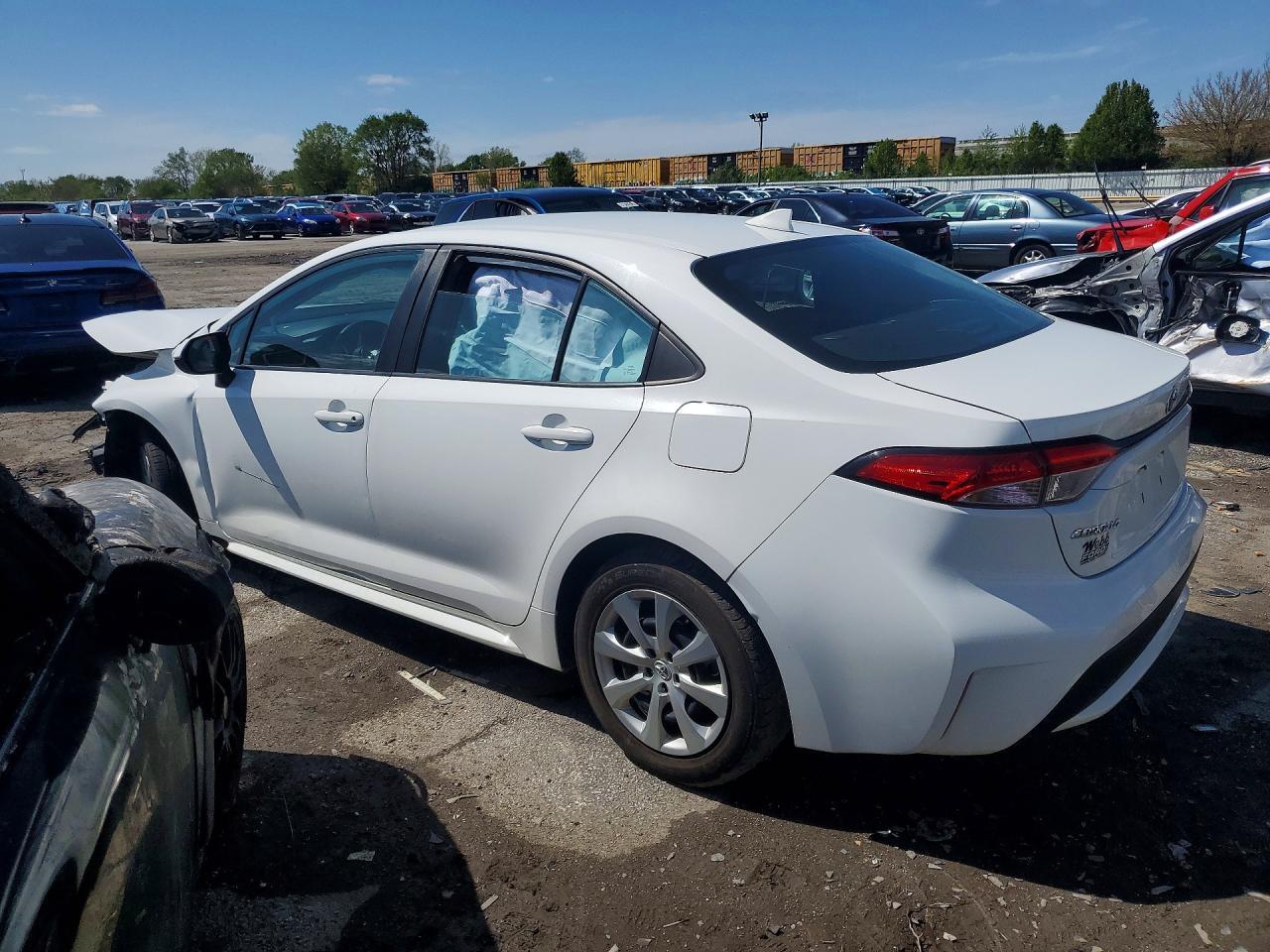 2021 Toyota Corolla Le - Image 2