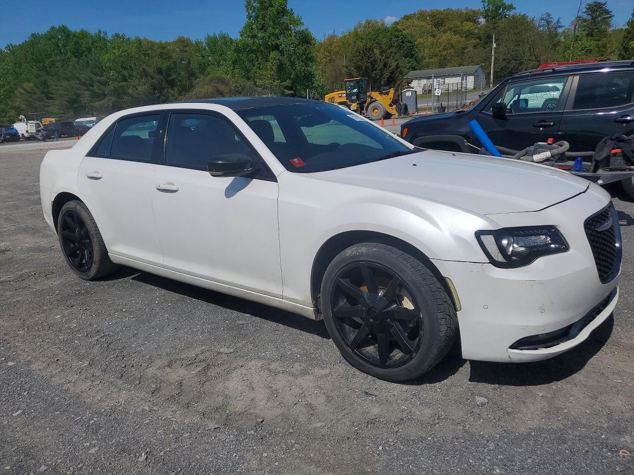 2016 Chrysler 300 S - Фото 4
