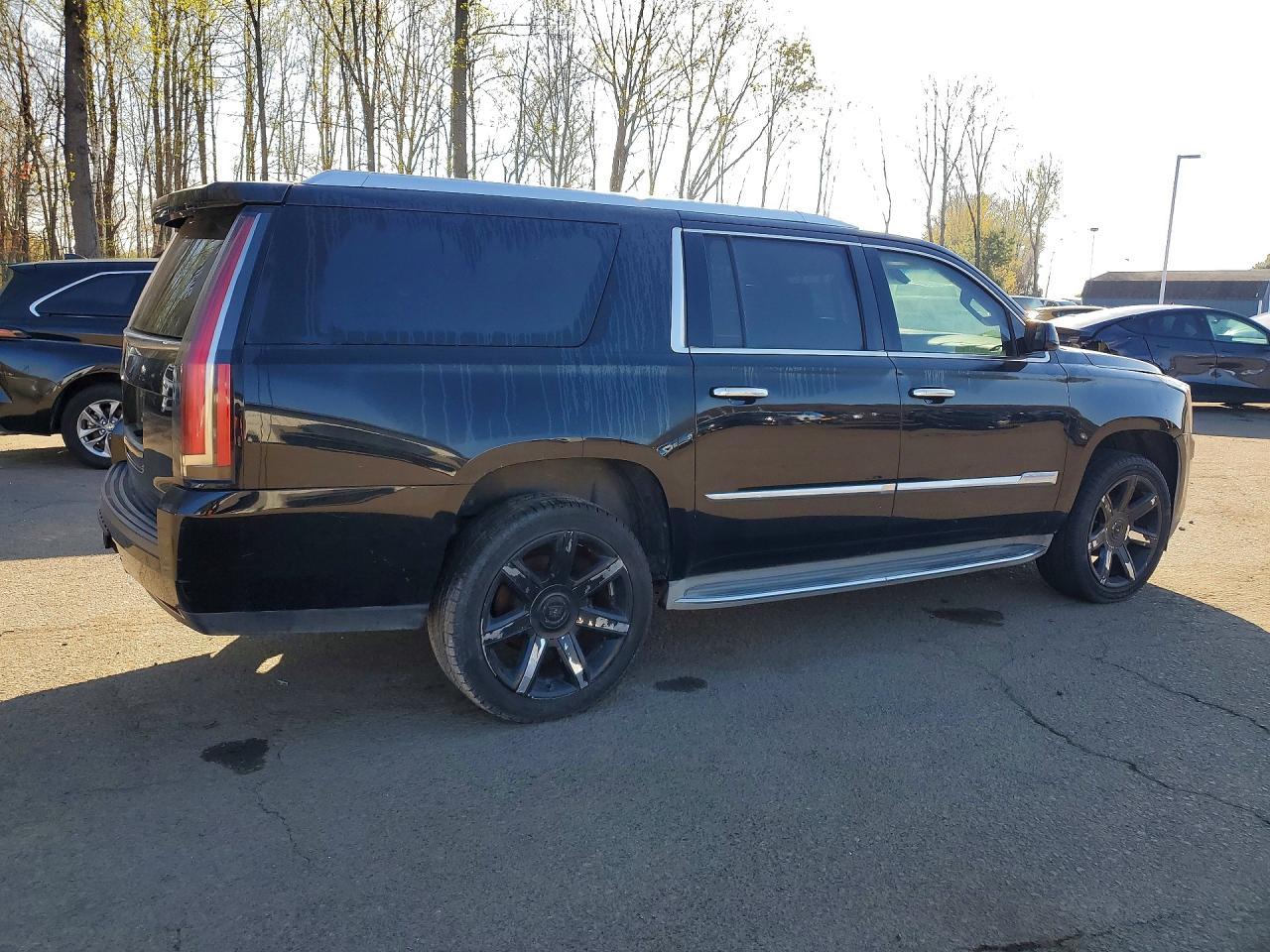 2015 Cadillac Escalade Esv Luxury - Image 3