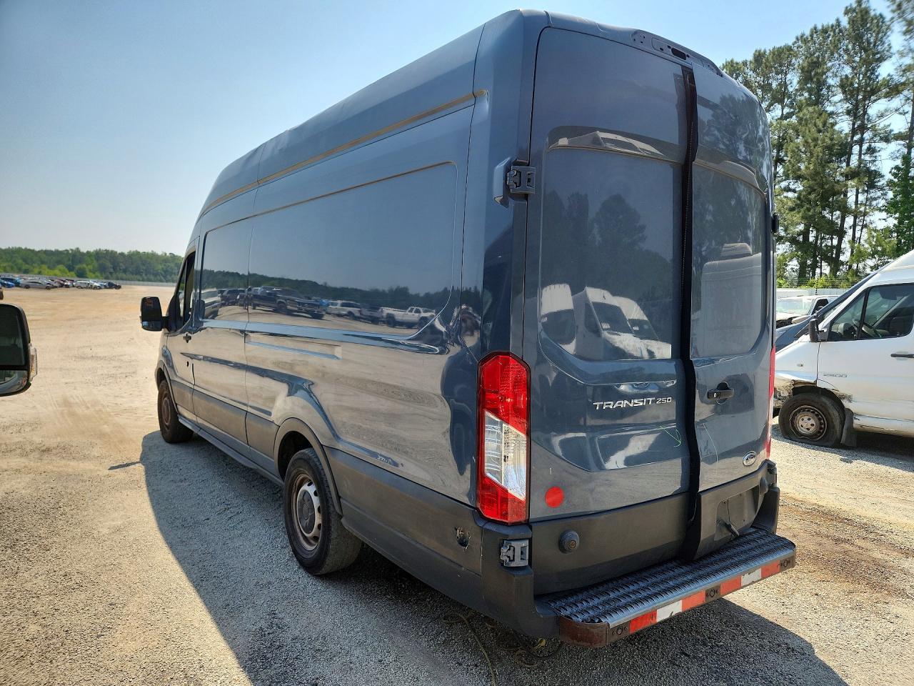 2019 Ford Transit T-250 - Фото 2