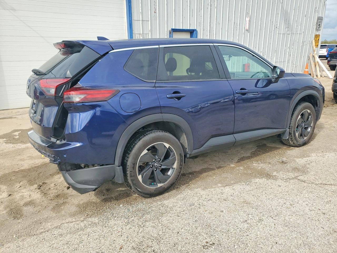 2025 Nissan Rogue Sv - Image 3