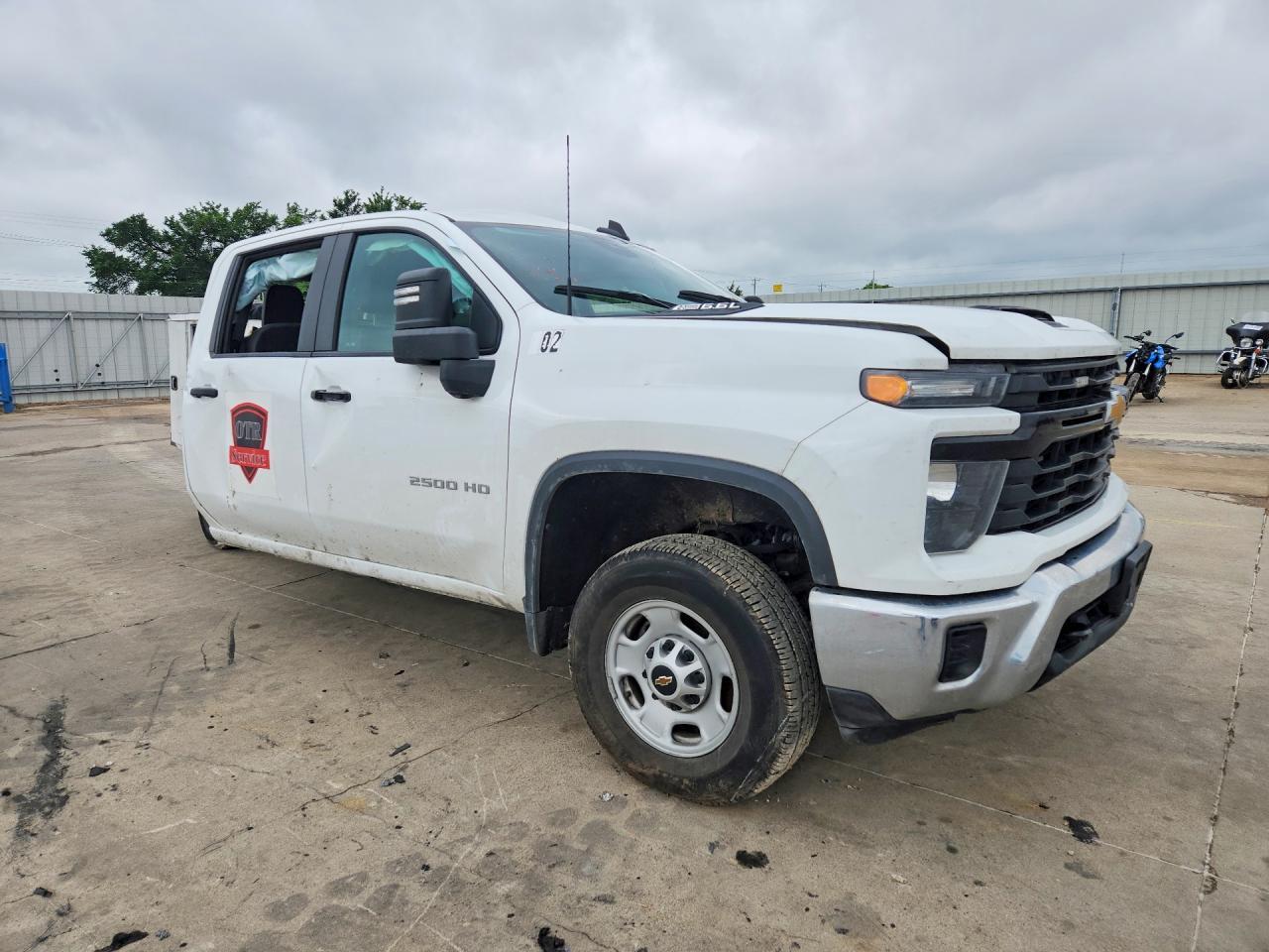 2024 Chevrolet Silverado C2500 Heavy Duty - Фото 4