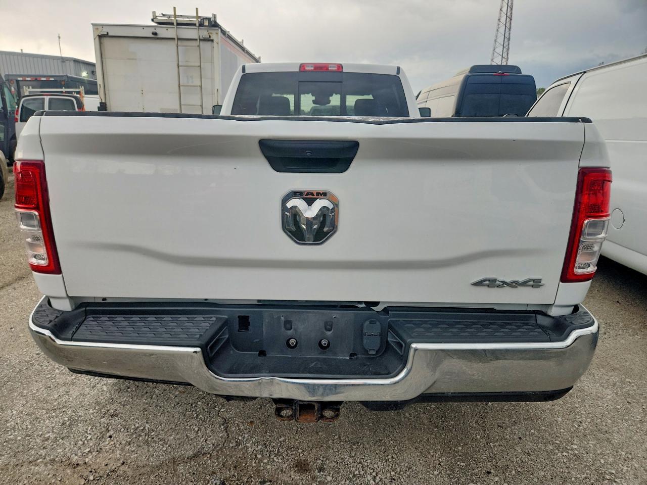 2022 Ram 3500 Tradesman - Фото 6