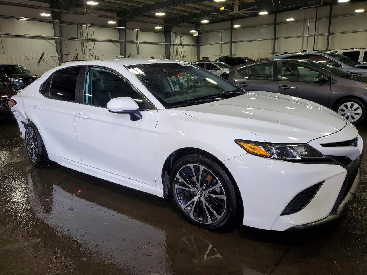 2019 Toyota Camry Se - Фото 4