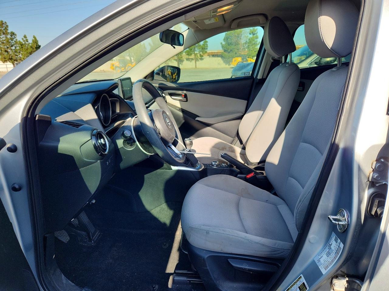 2019 Toyota Yaris Le - Image 7