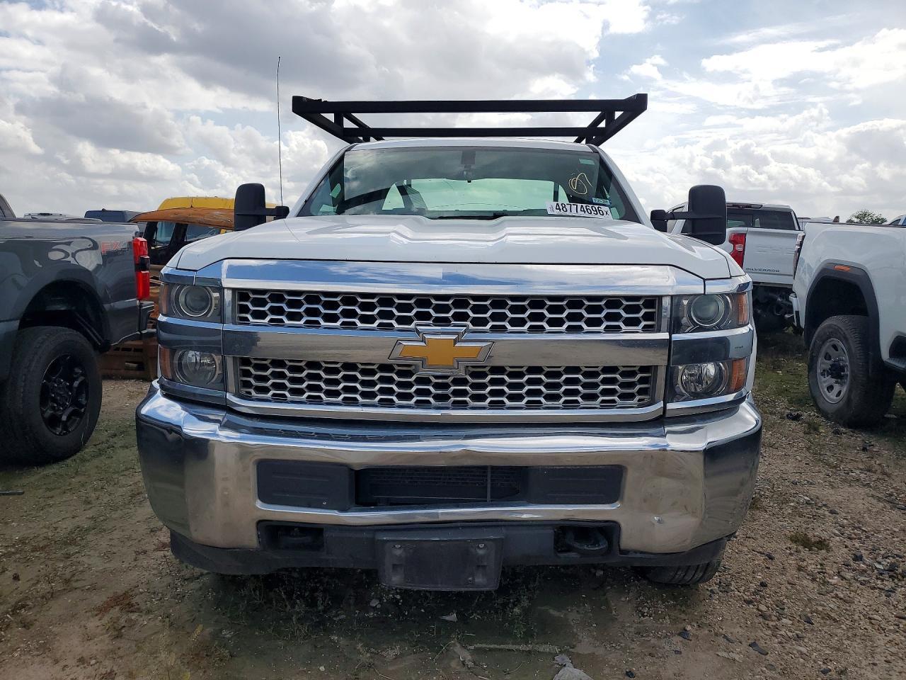 2019 Chevrolet Silverado C2500 Heavy Duty - Image 5
