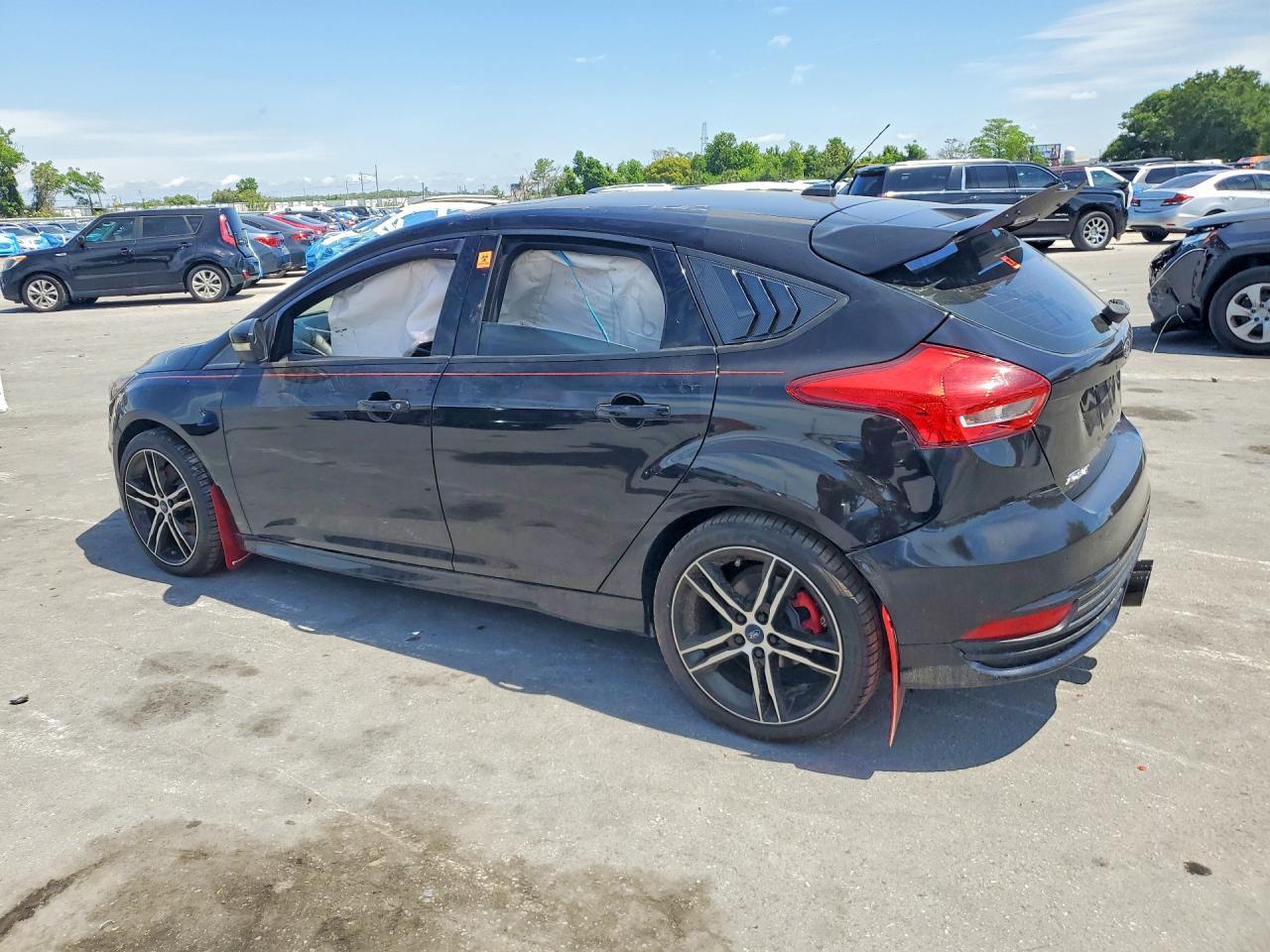 2016 Ford Focus St - Image 2