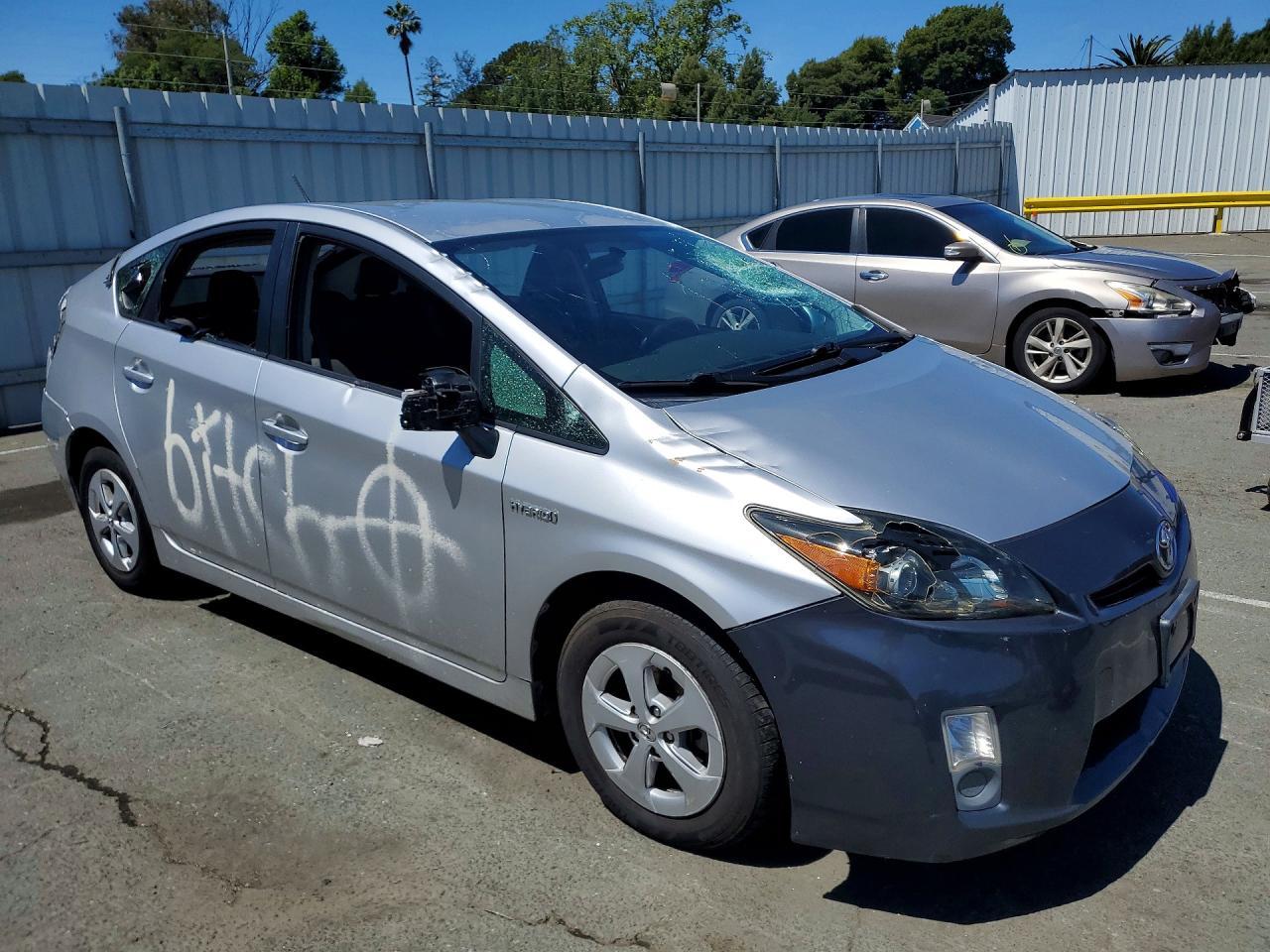 2011 Toyota Prius Two - Image 4