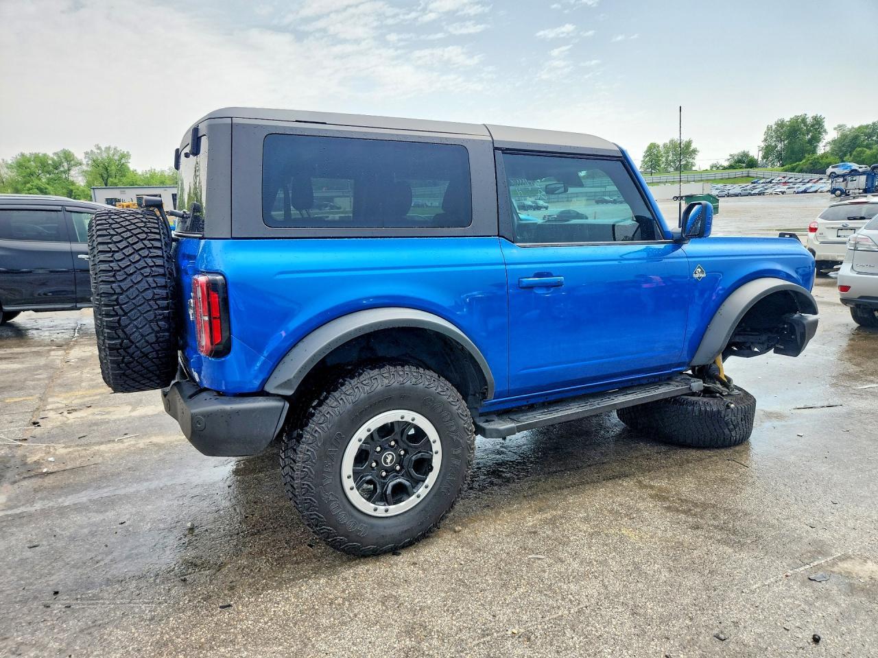 2023 Ford Bronco Base - Фото 3