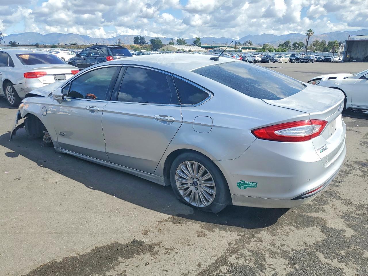 2016 Ford Fusion Se Phev - Фото 2