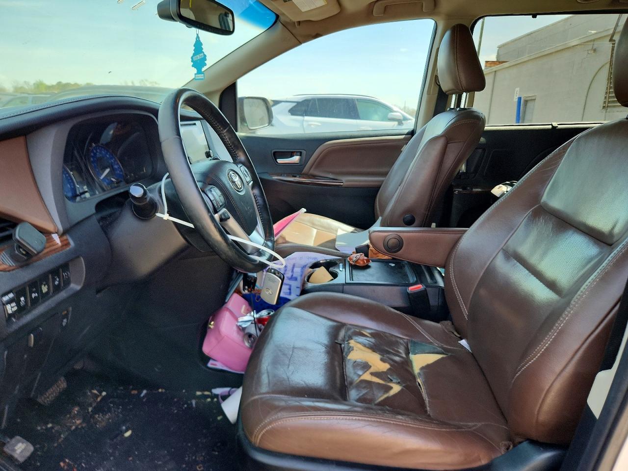 2015 Toyota Sienna Limited Premium 7-Passenger - Image 7