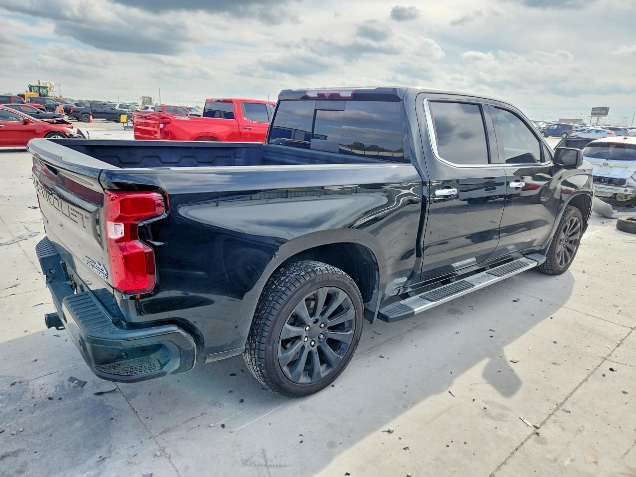 2022 Chevrolet Silverado Ltd K1500 High Country - Image 3