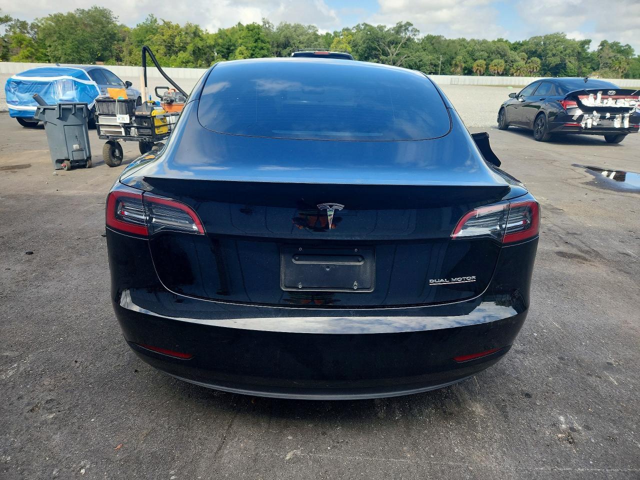 2023 Tesla Model 3 - Фото 6