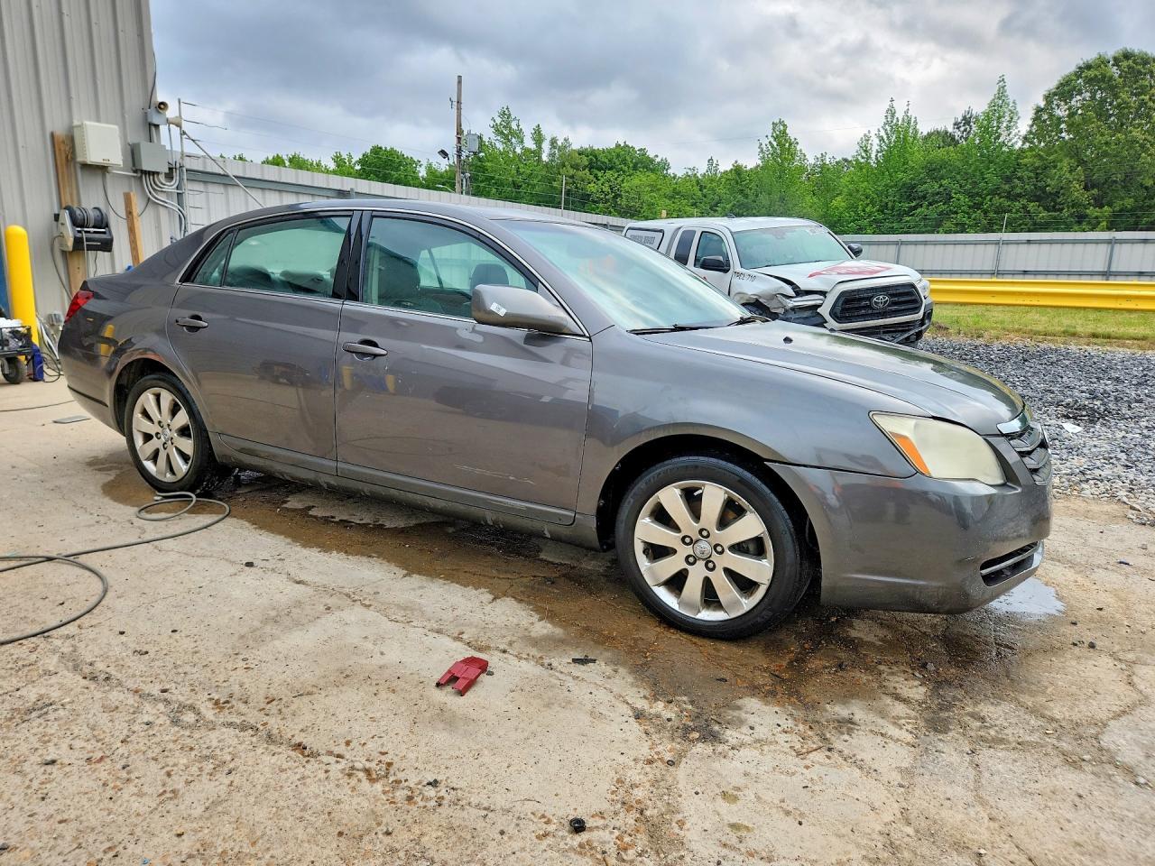 2007 Toyota Avalon Xls - Image 4