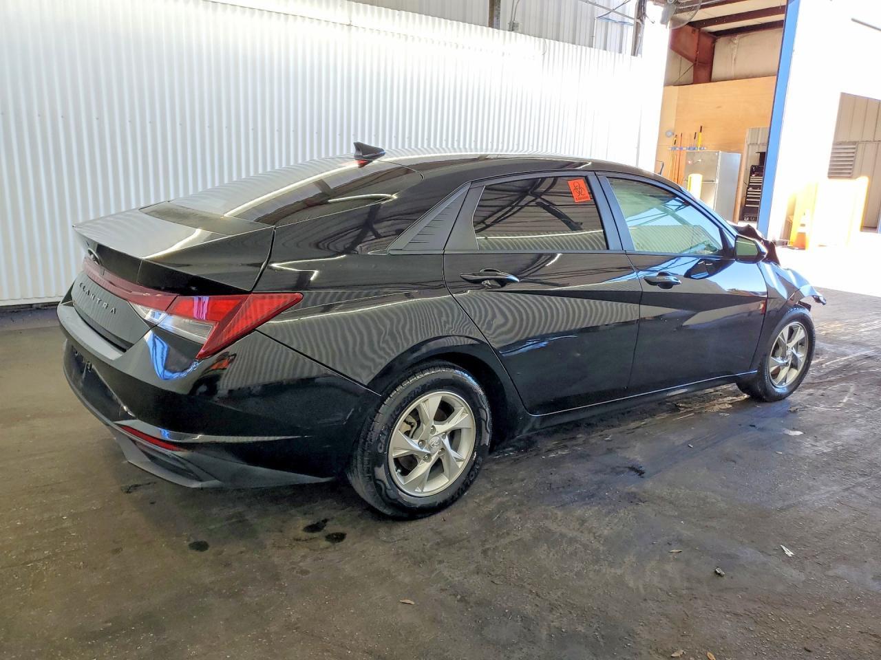 2021 Hyundai Elantra Se - Фото 3