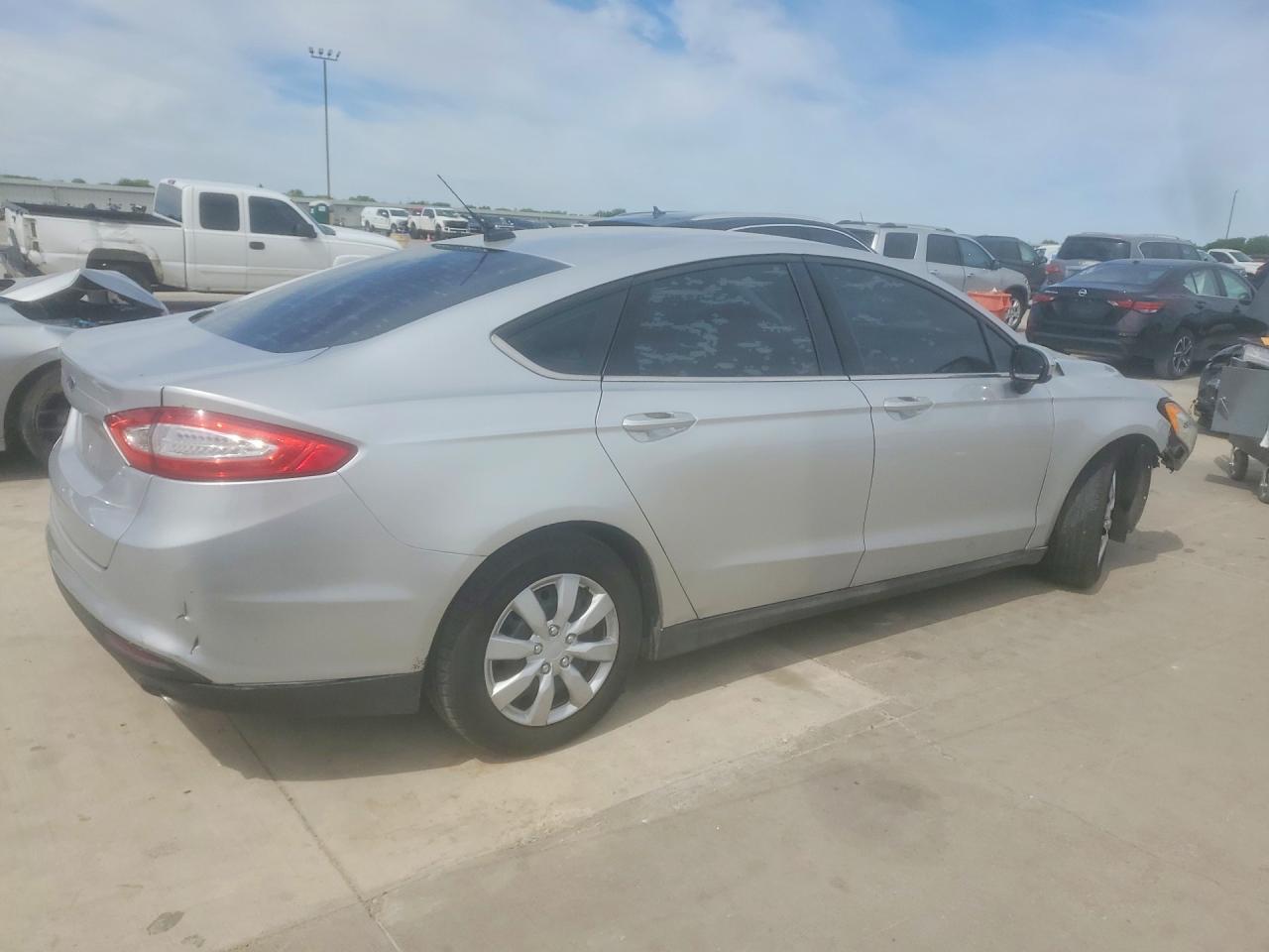 2014 Ford Fusion S - Фото 3