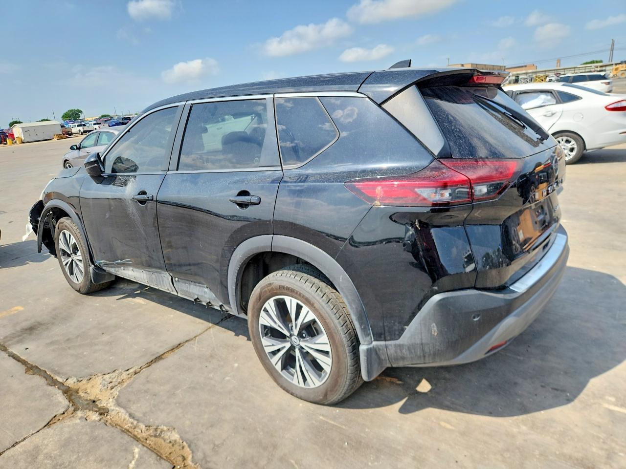 2023 Nissan Rogue Sv - Image 2