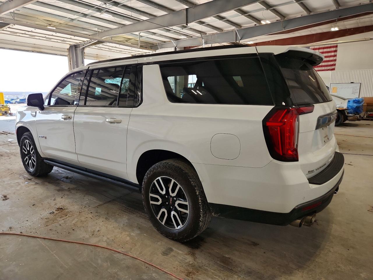 2024 GMC Yukon Xl K1500 At4 - Фото 2