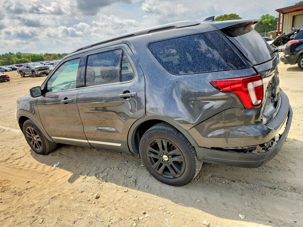 2018 Ford Explorer Xlt - Фото 2