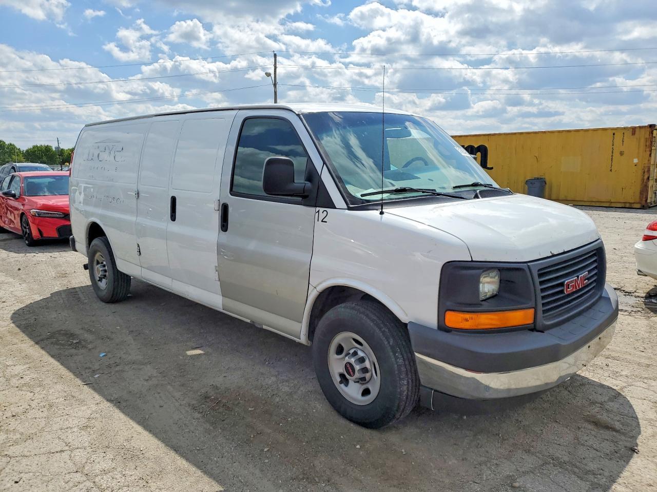 2017 GMC Savana G2500 - Фото 4