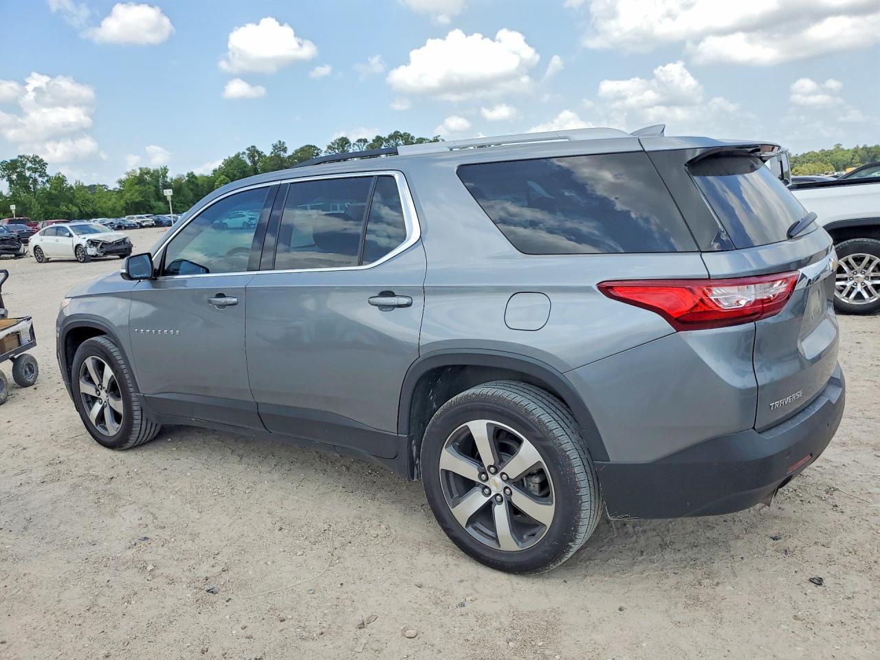 2018 Chevrolet Traverse Lt - Image 2