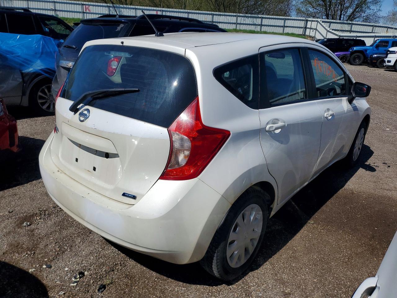 2015 Nissan Versa Note S Plus - Фото 3