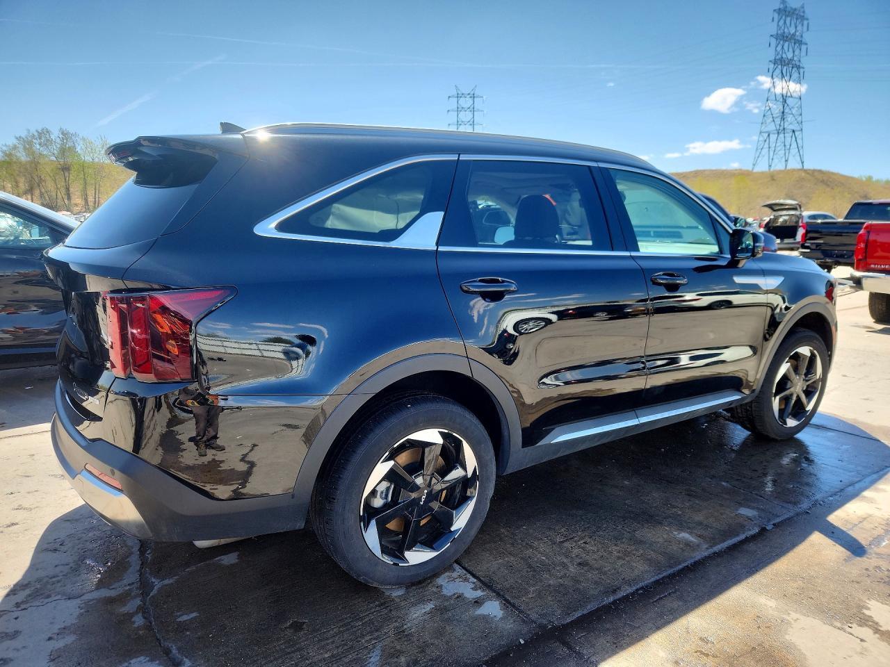 2025 Kia Sorento Ex - Image 3