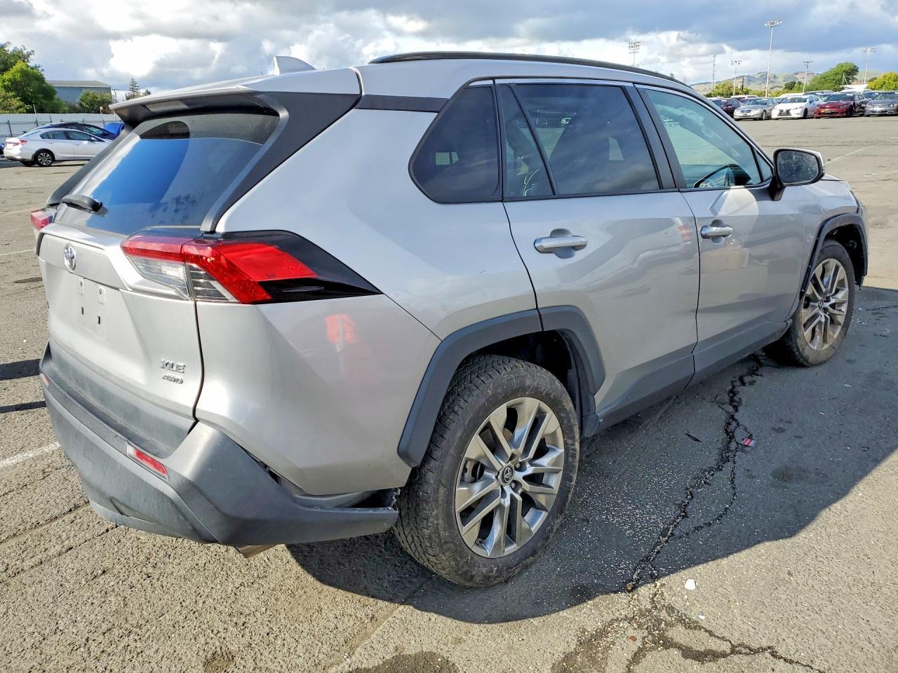 2019 Toyota Rav4 Xle Premium - Фото 3