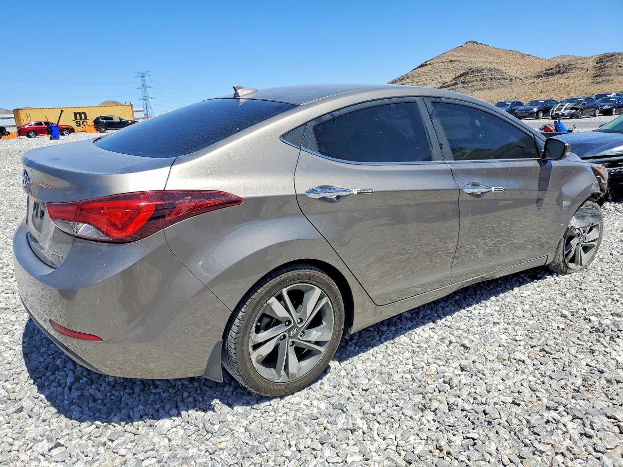 2015 Hyundai Elantra - Фото 3