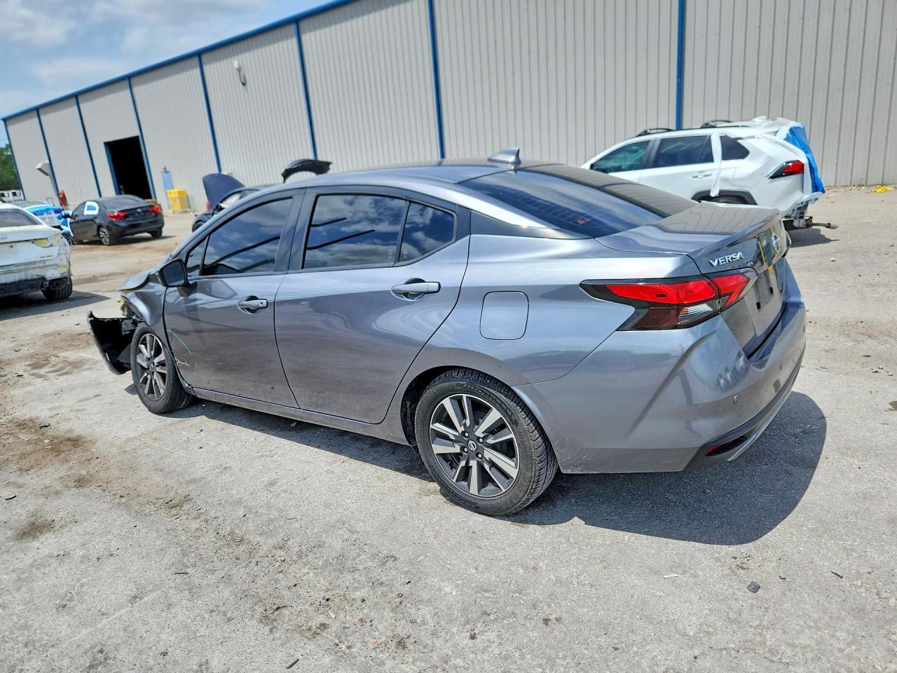 2020 Nissan Versa Sv - Фото 2