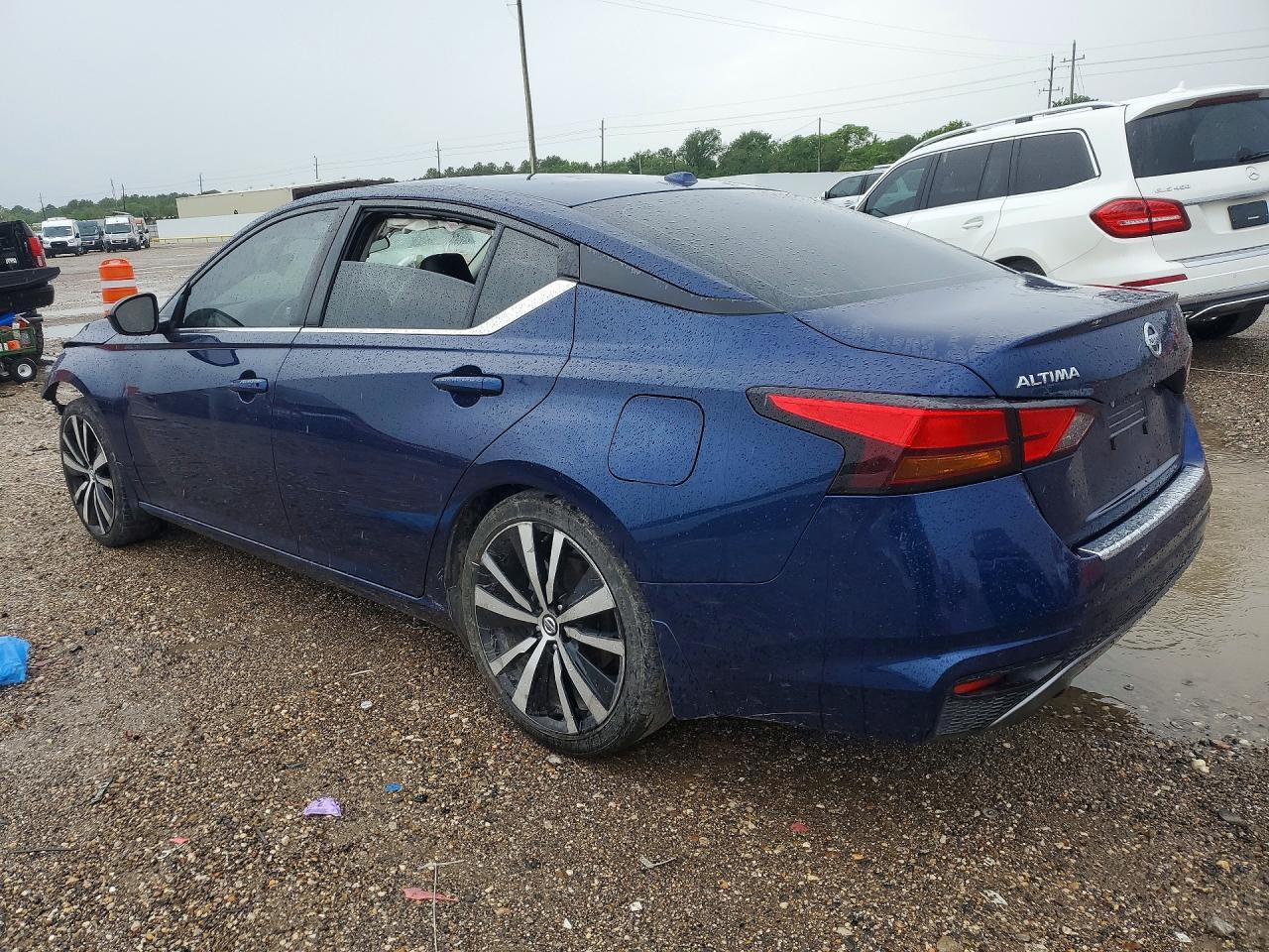 2022 Nissan Altima Sr - Фото 2