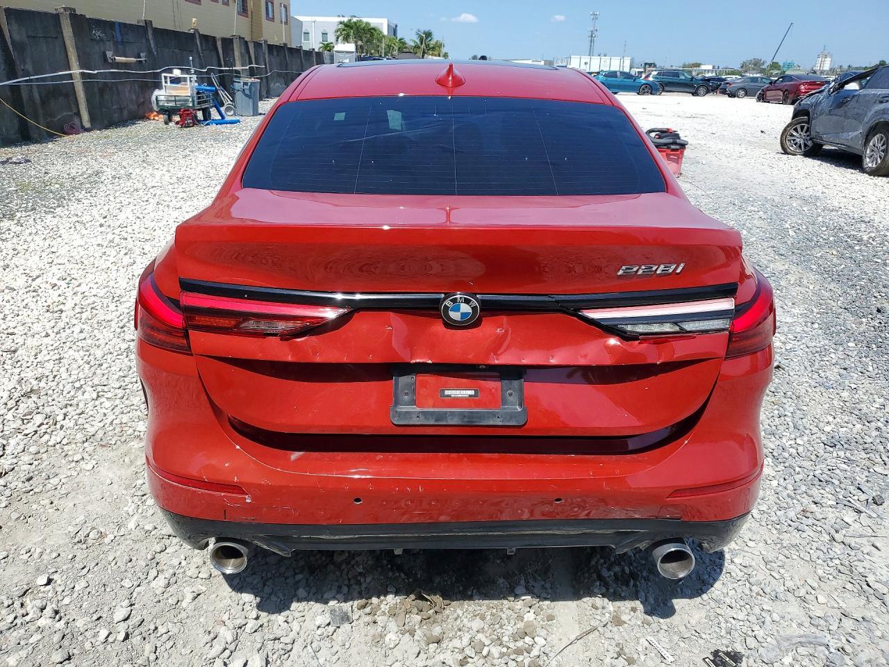 2022 BMW 228I - Фото 6