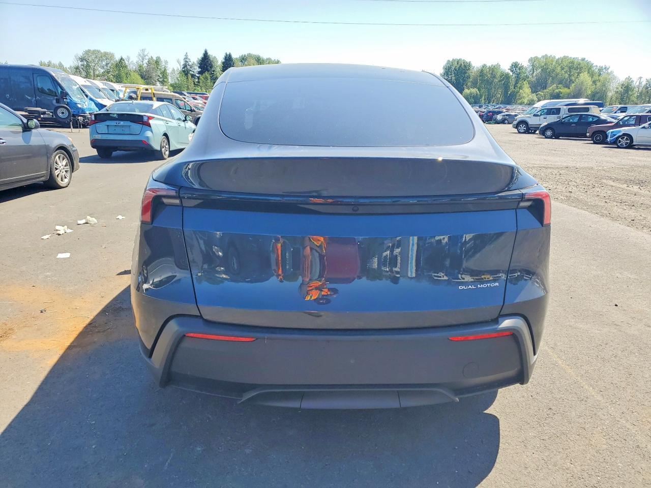 2026 Tesla Model Y - Фото 6