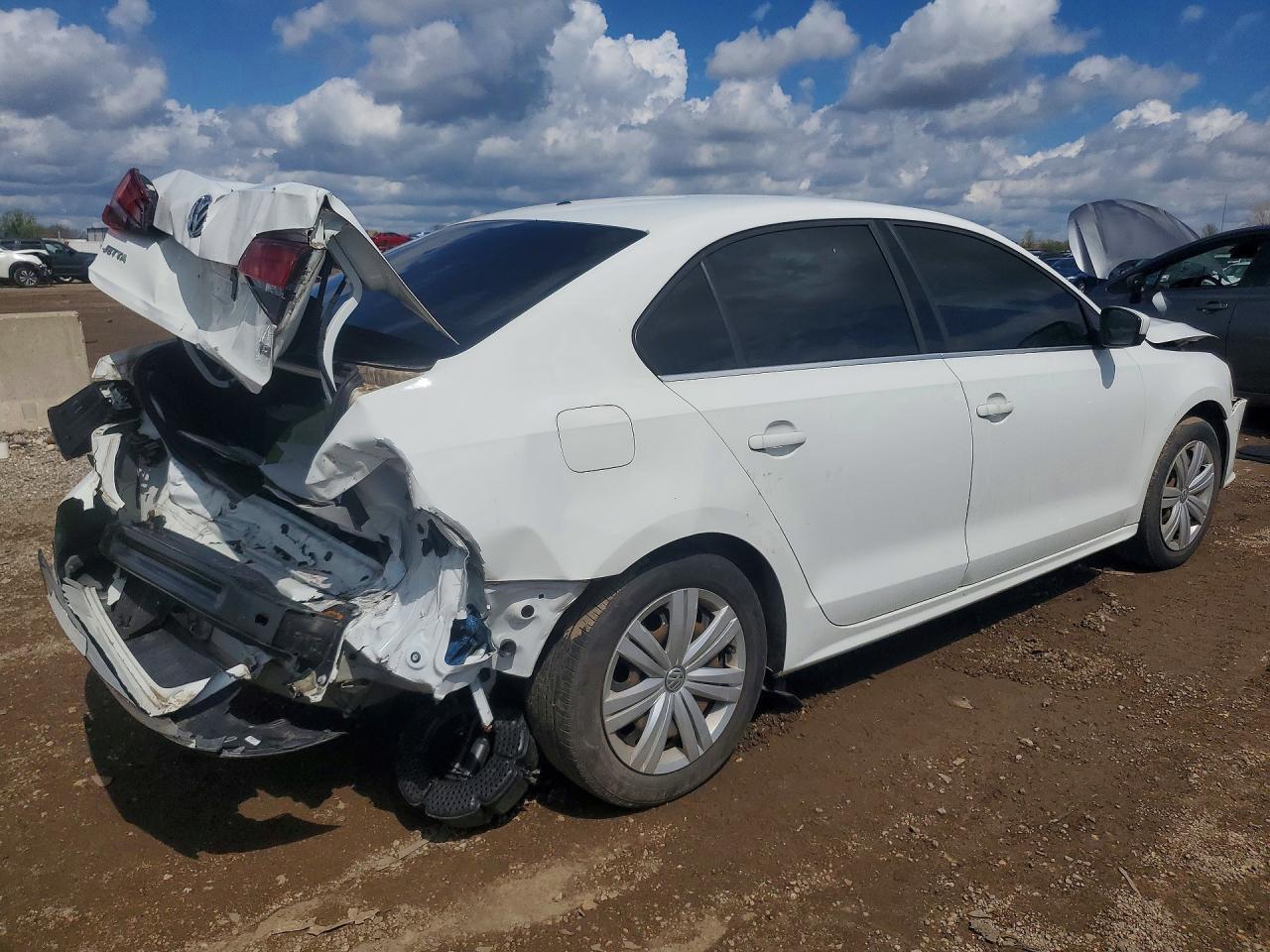 2017 Volkswagen Jetta S - Фото 3