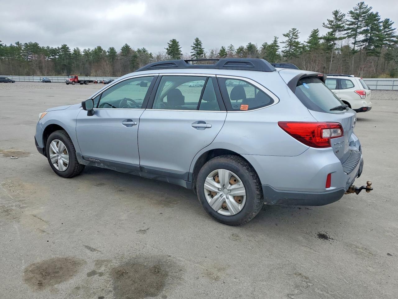 2015 Subaru Outback 2.5I - Image 2