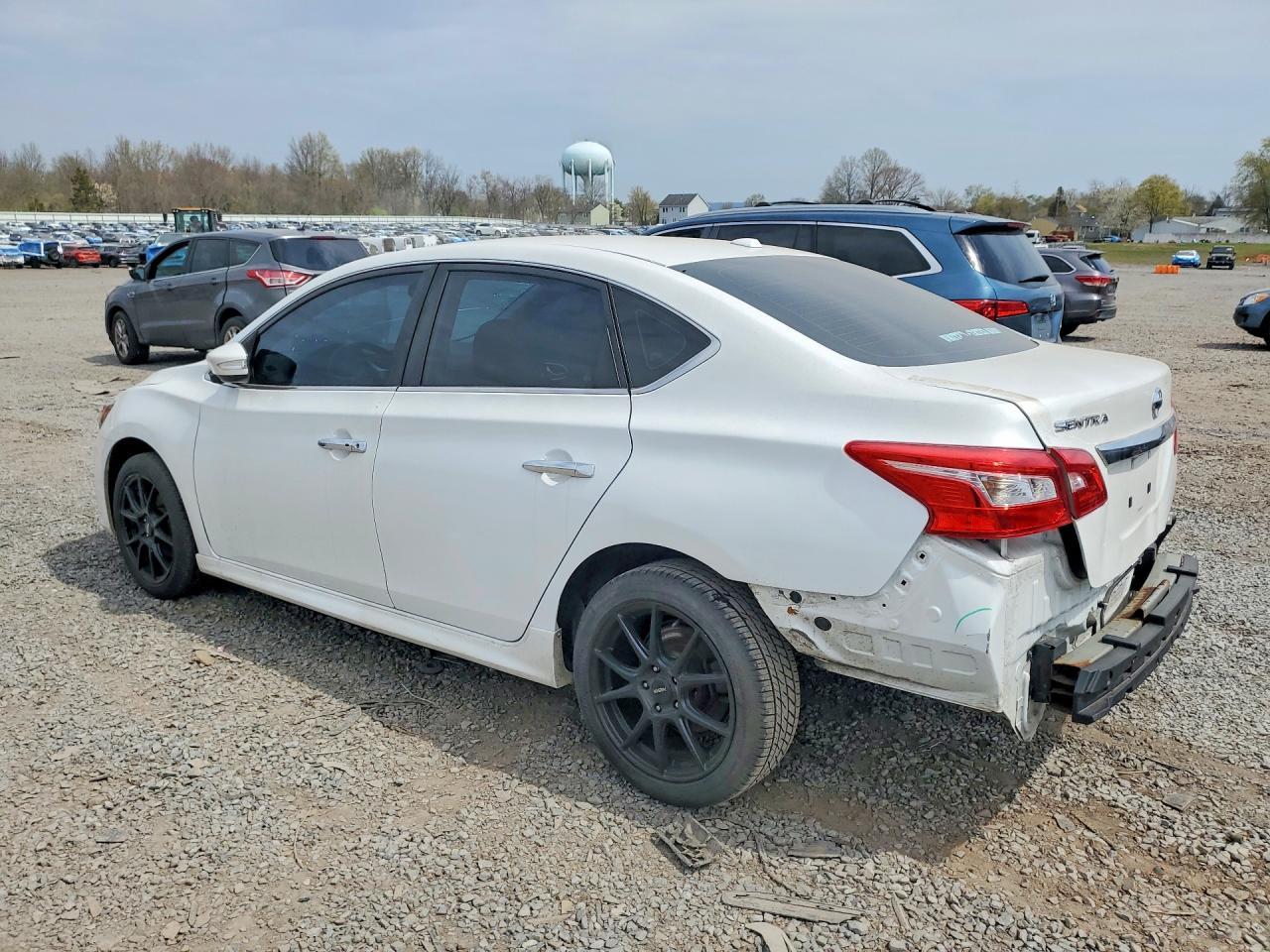 2019 Nissan Sentra Sr - Image 2