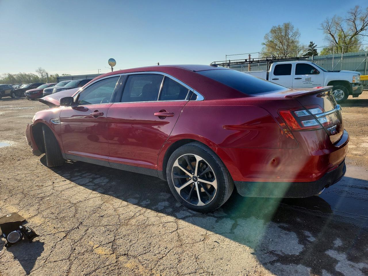 2016 Ford Taurus Sel - Фото 2