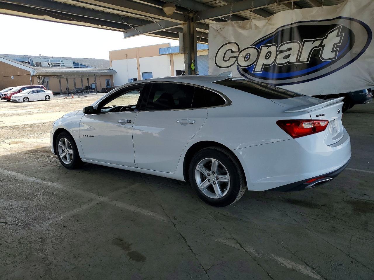 2020 Chevrolet Malibu Rs - Image 2