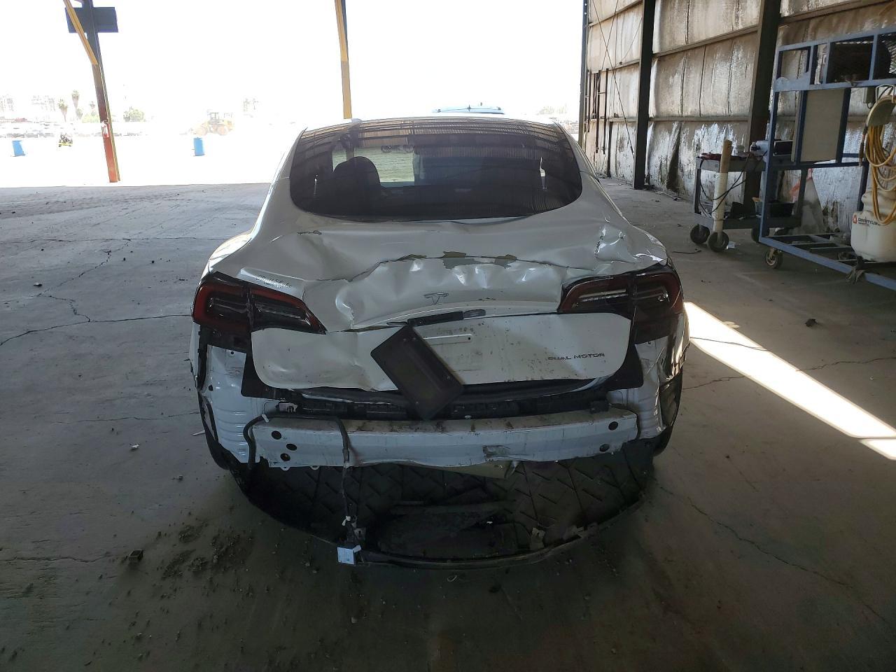 2023 Tesla Model 3 - Фото 6