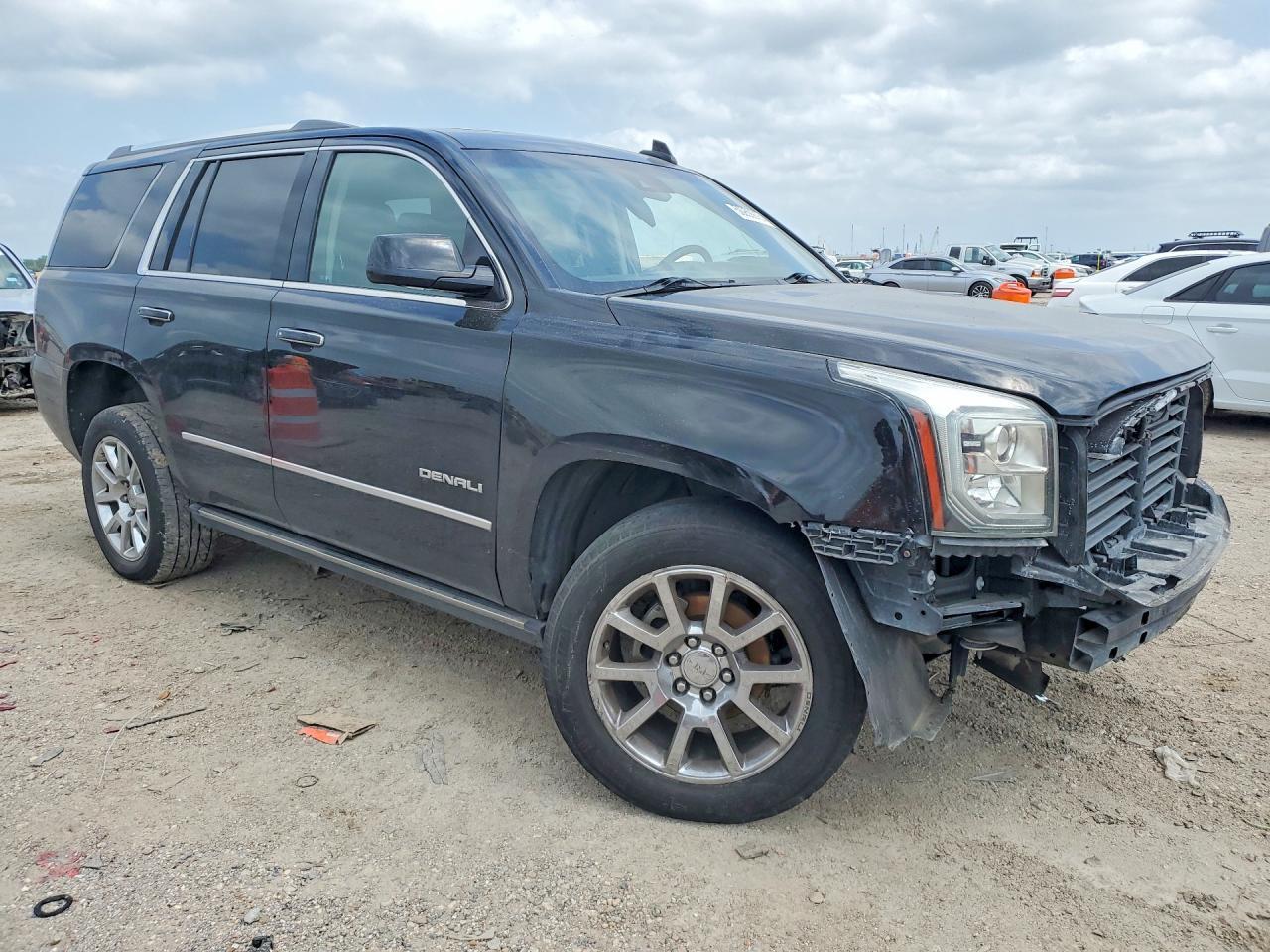 2018 GMC Yukon Denali - Фото 4