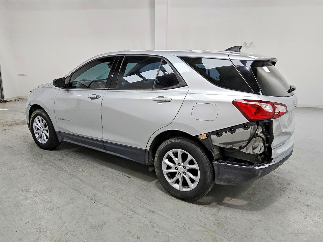 2019 Chevrolet Equinox Ls - Image 2