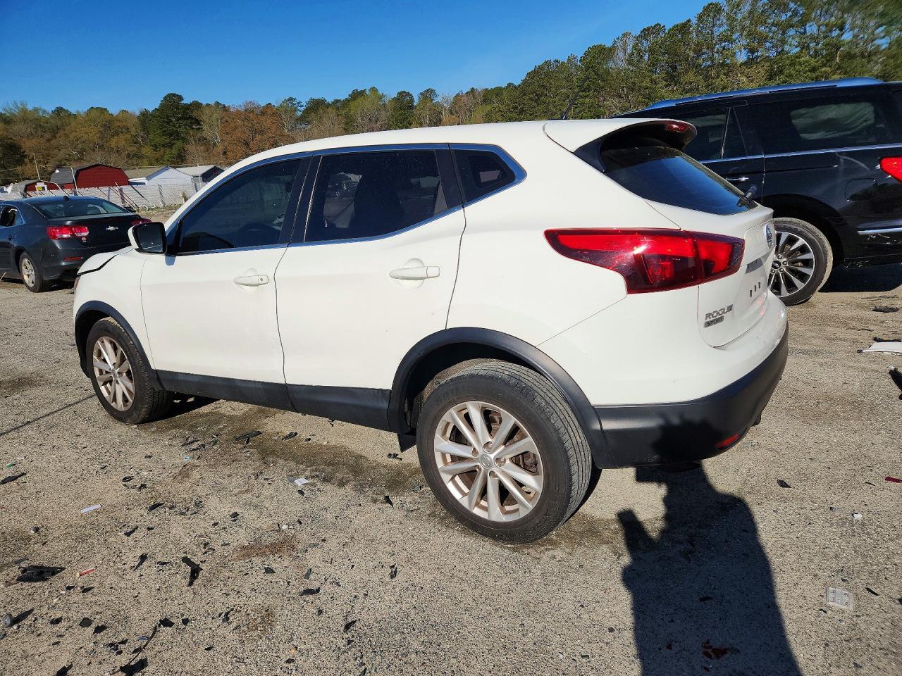 2017 Nissan Rogue Sport S - Фото 2